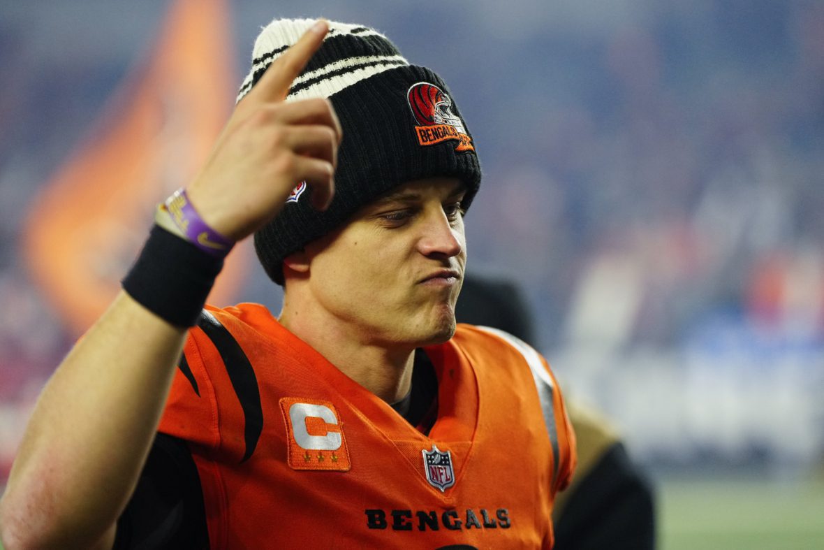 QB、RB、WR、TE、D/ST 和踢球者的卧铺、风险和最佳选择