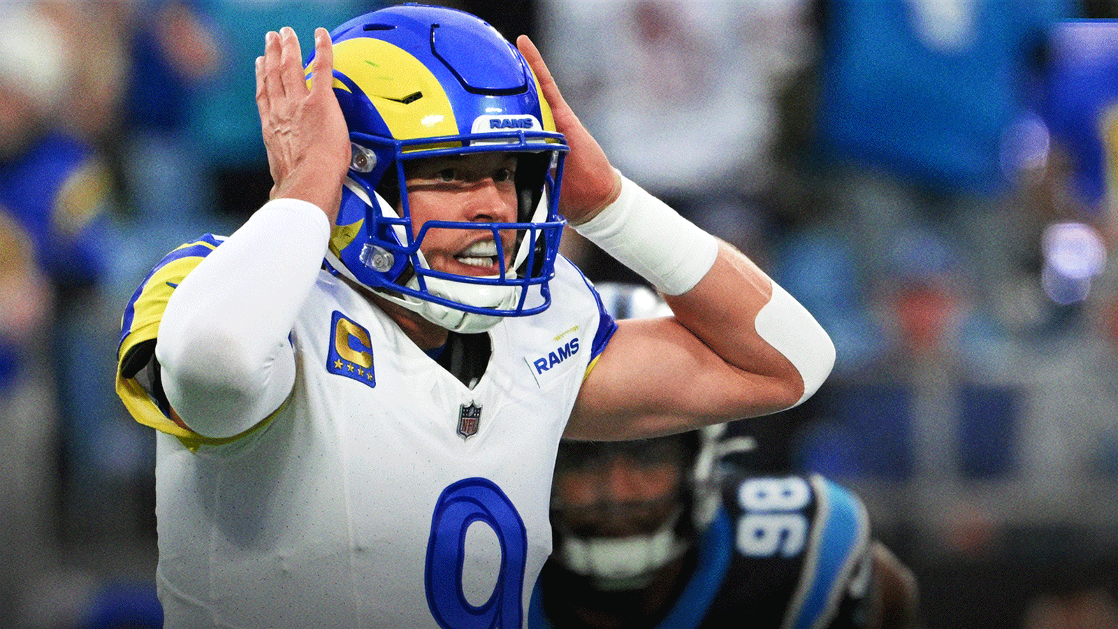 馬修·斯塔福德 (Matthew Stafford) 在熊隊沖突中擁抱“潛水斯塔福德”