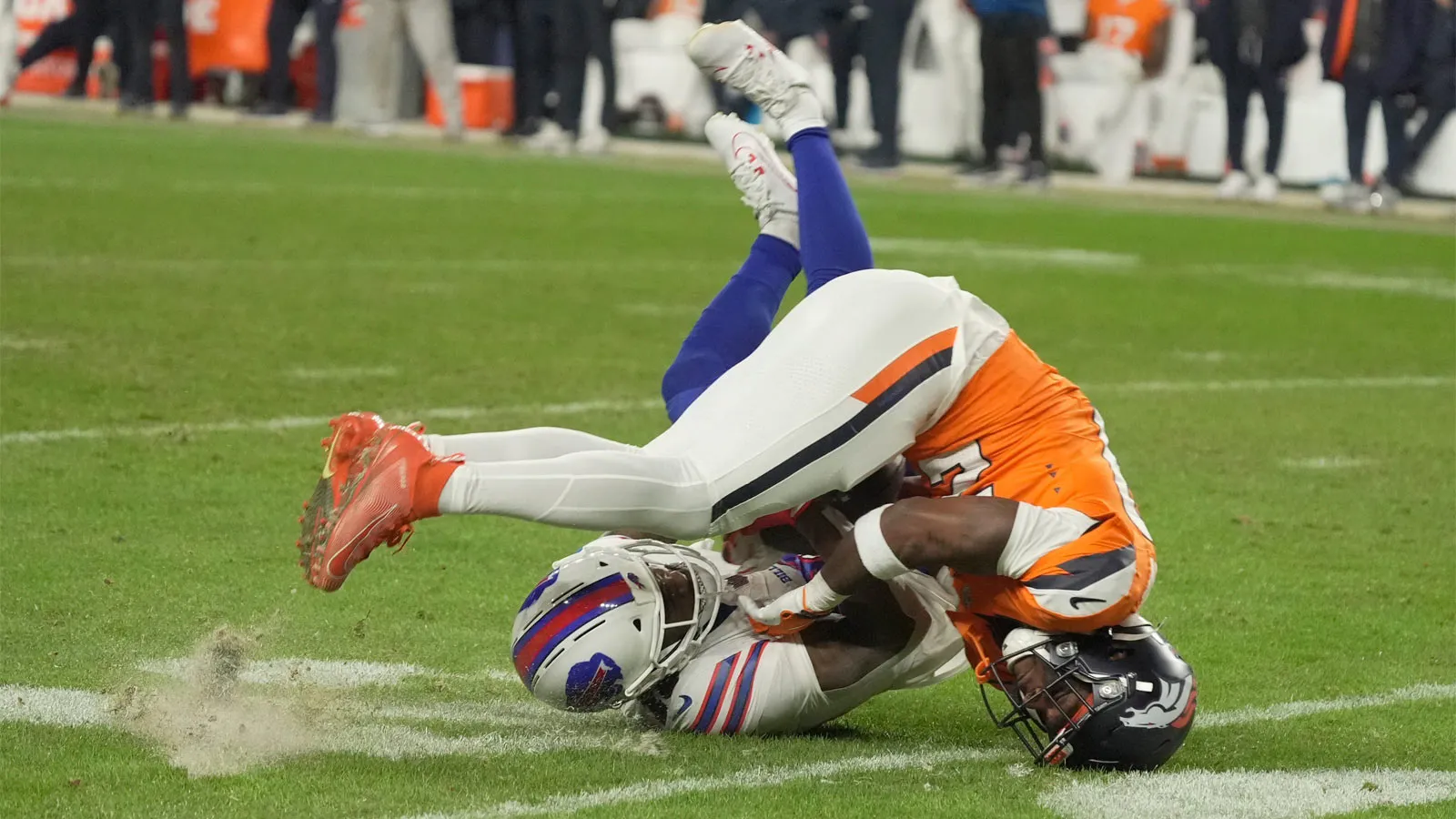 Brandin Cooks 在有爭議的 INT 後雙倍下注