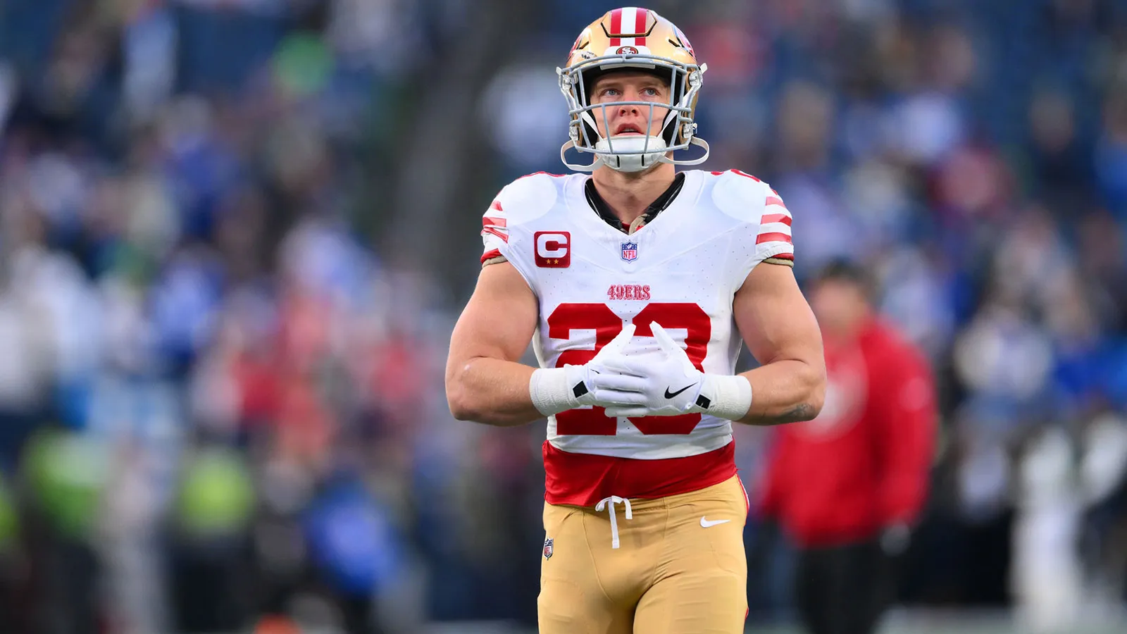 克里斯蒂安·麥卡弗里 (Christian McCaffrey) 在凱爾·沙納漢 (Kyle Shanahan) 稱讚“山羊”後承認