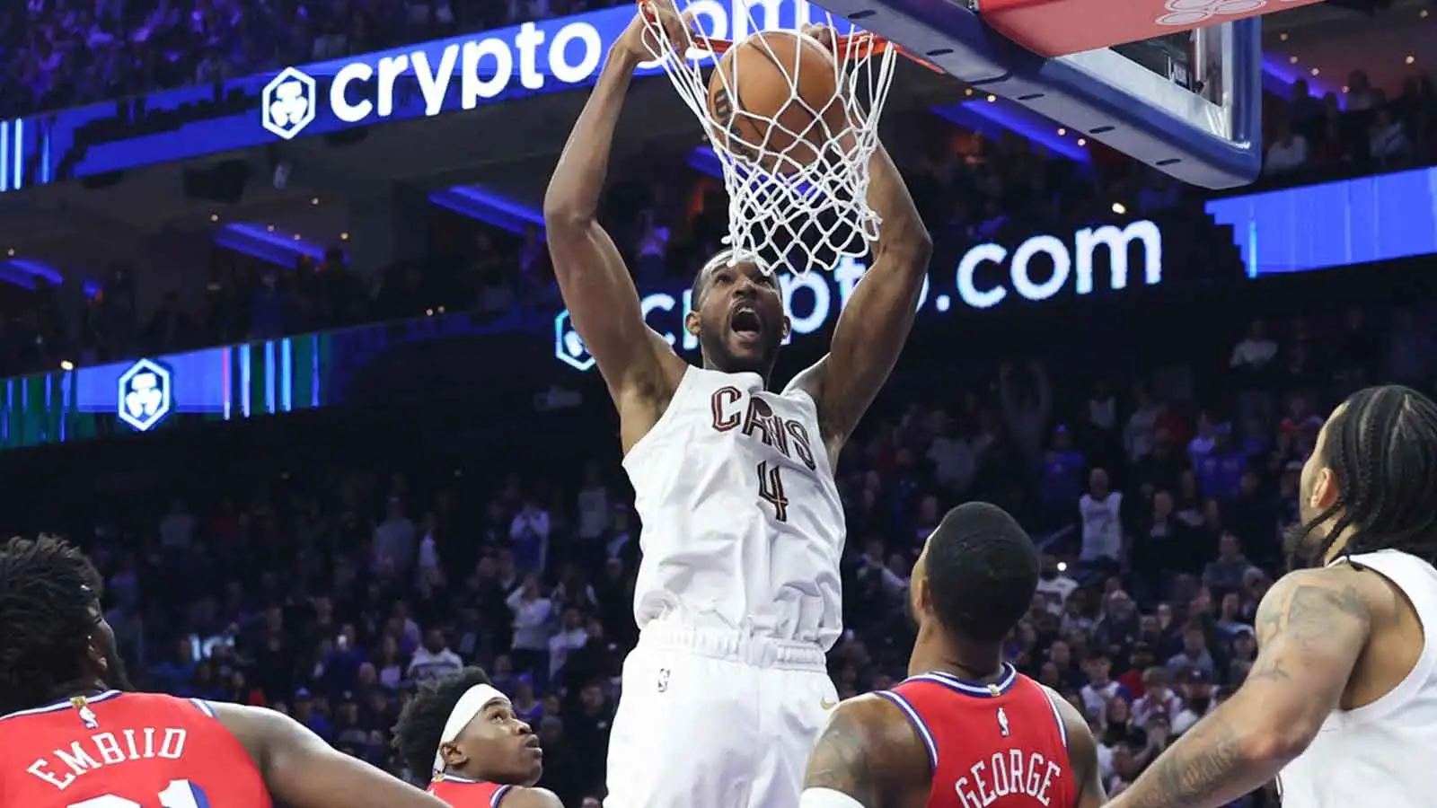 埃文·莫布里 (Evan Mobley) 大力扣籃幫助 76 人隊大勝