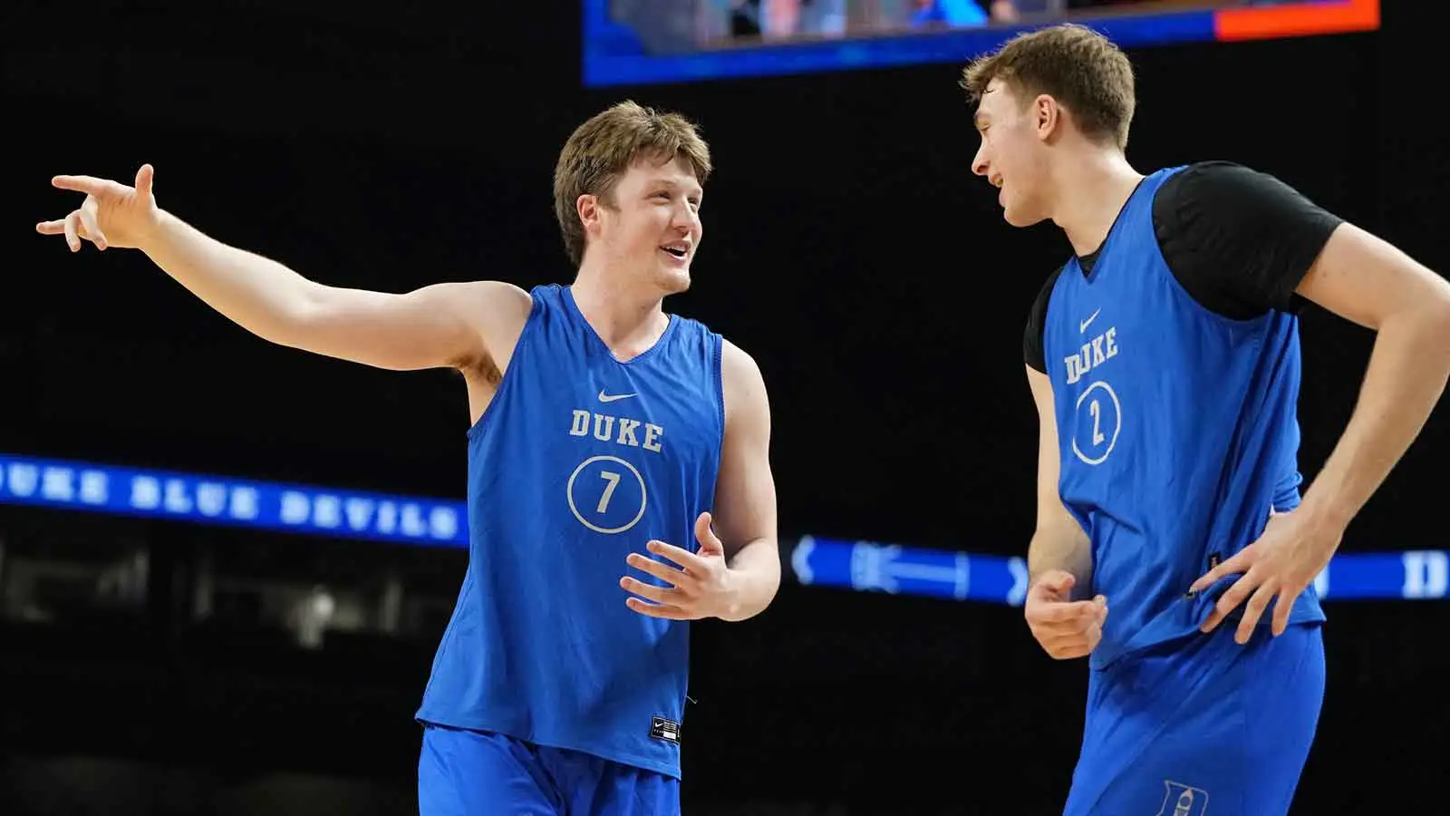 庫珀·弗拉格 (Cooper Flagg) 和康·克努佩爾 (Kon Knueppel) 在 NBA 新星選秀中以 1-2 獲勝