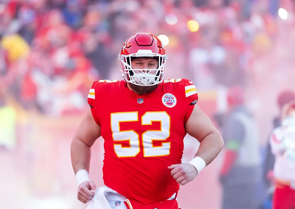 克里德·漢弗萊 (Creed Humphrey) 獲得 NFL 最高榮譽提名
