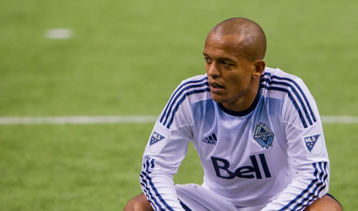 羅伯特·恩肖 (Robert Earnshaw) 回顧他令人驚訝的轉會至多倫多足球俱樂部 (Toronto FC)