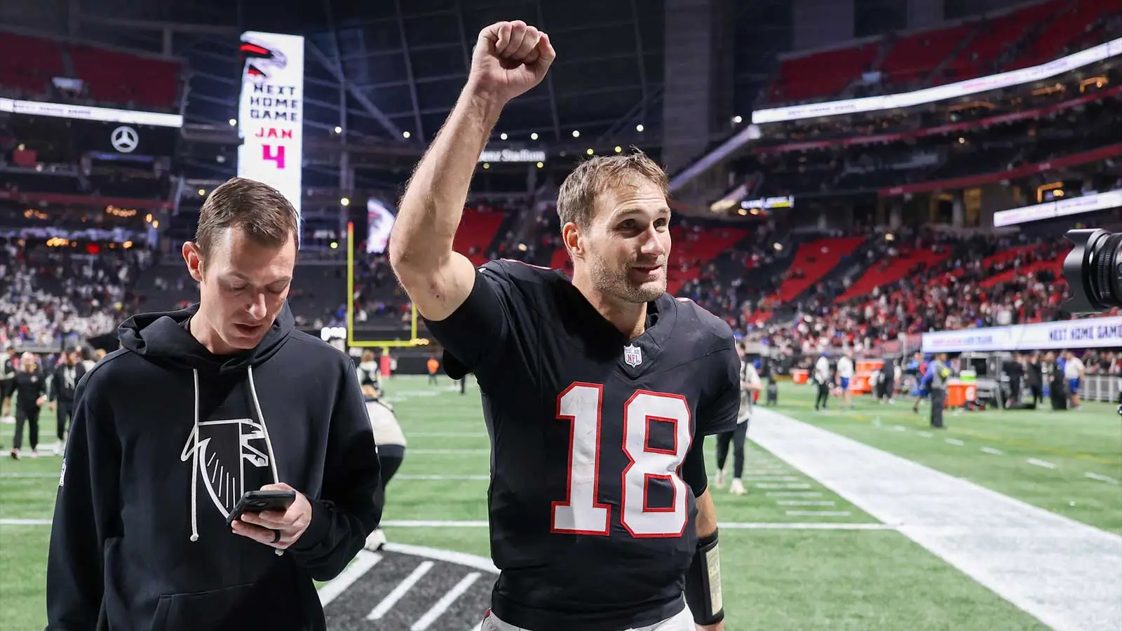 柯克·考辛斯 (Kirk Cousins) 加盟哥倫比亞廣播公司 (CBS) 參加分區賽和亞足聯錦標賽