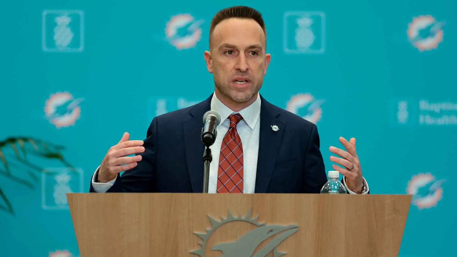 傑夫·哈夫利 (Jeff Hafley) 聲稱他選擇了邁阿密工作而不是其他 6 支球隊
