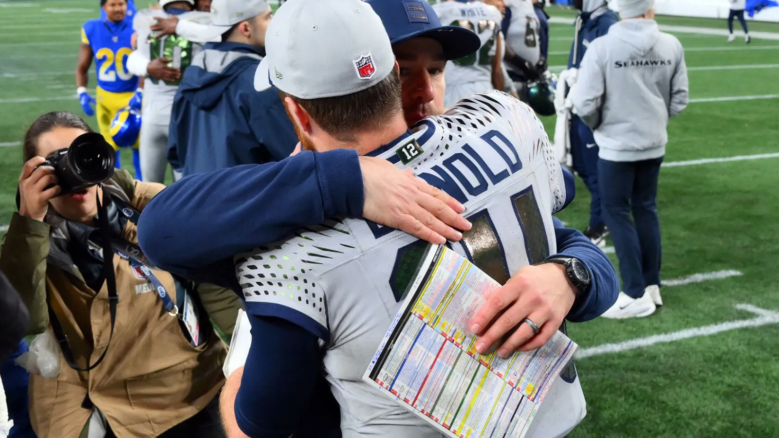 克林特·庫比亞克（Klint Kubiak）接替皮特·卡羅爾（Pete Carroll）擔任駕駛員