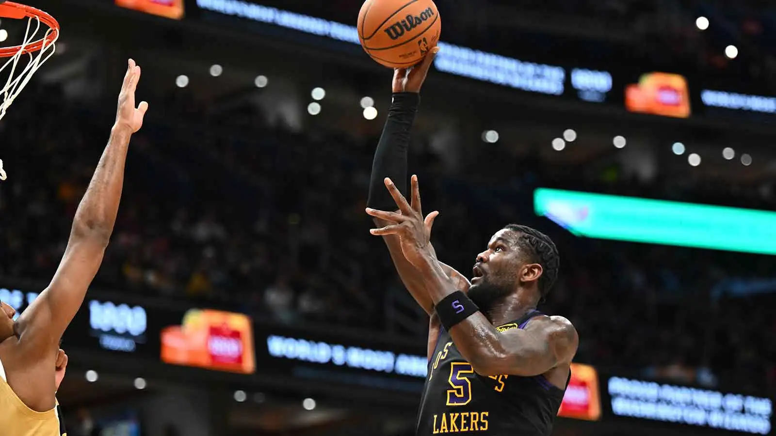 德安德烈·艾頓 (Deandre Ayton) 搞笑承認差點錯過勒布朗·詹姆斯 (LeBron James) 空中接力
