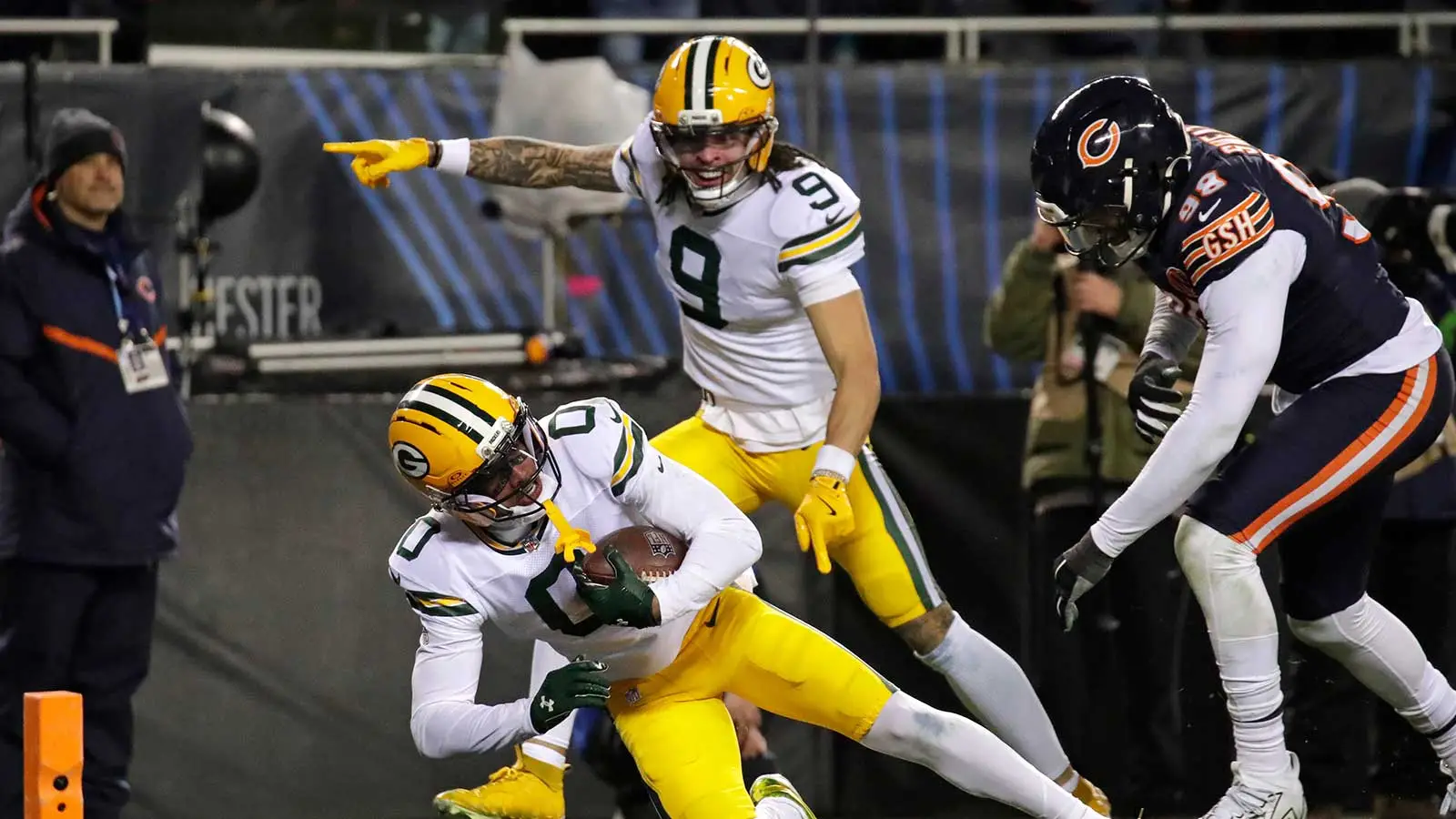 馬修·戈爾登 (Matthew Golden) 在對陣熊隊的比賽中取得第一個 NFL 達陣