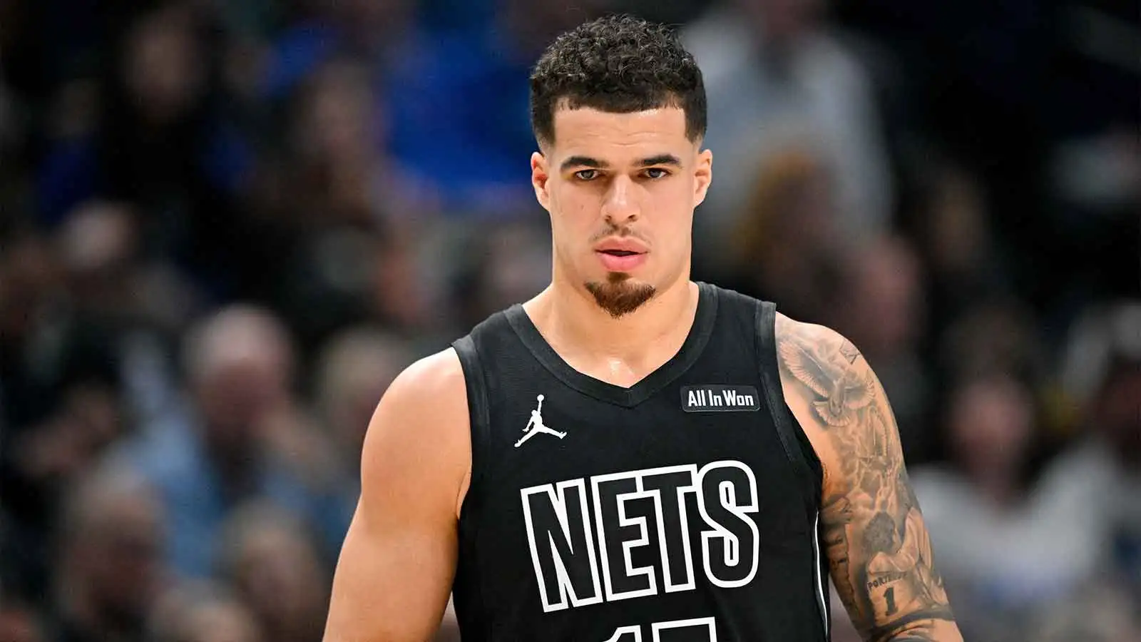 小邁克爾·波特 (Michael Porter Jr.) 在對陣公牛隊的比賽中打出製胜球後立即休息