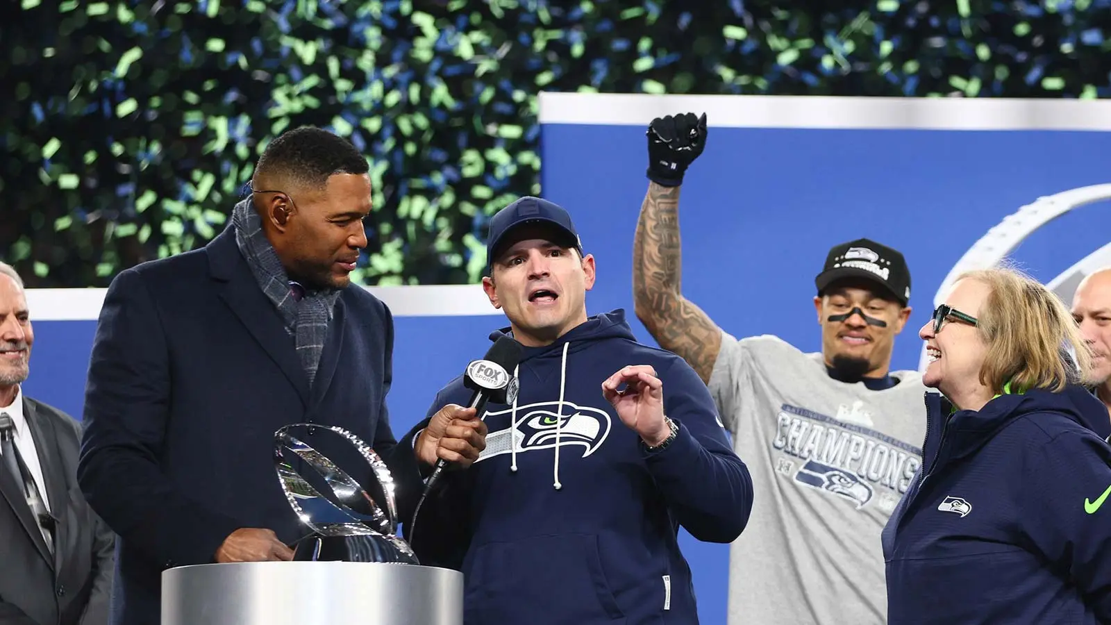 邁克·麥克唐納 (Mike Macdonald) 強烈譴責山姆·達諾德 (Sam Darnold) 的批評者