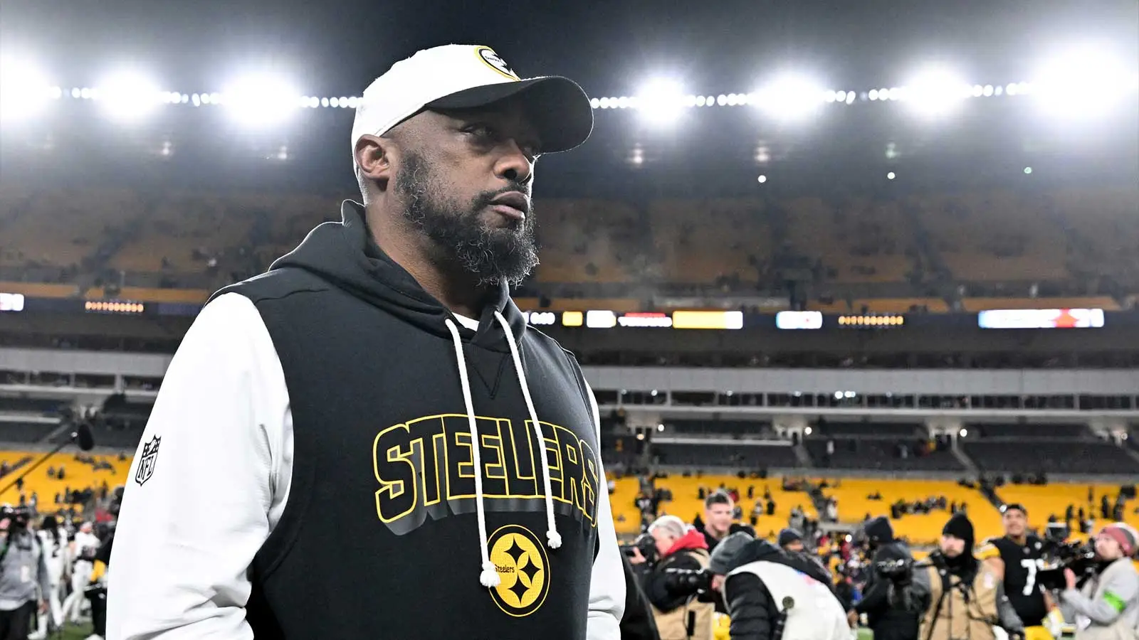 邁克·湯姆林 (Mike Tomlin) 在擔任主教練 19 個賽季後卸任