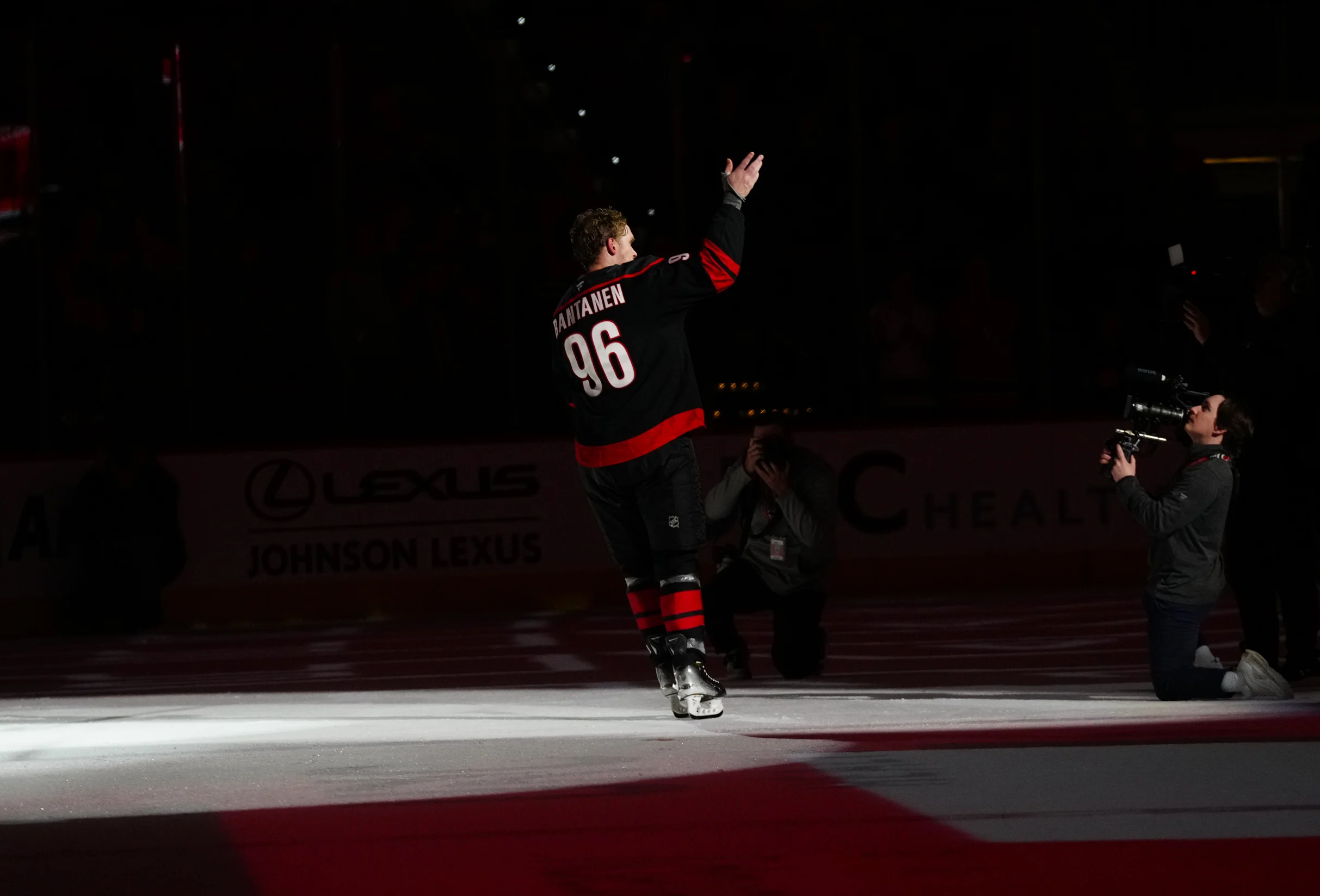 誰真正贏得了 Mikko Rantanen 交易？