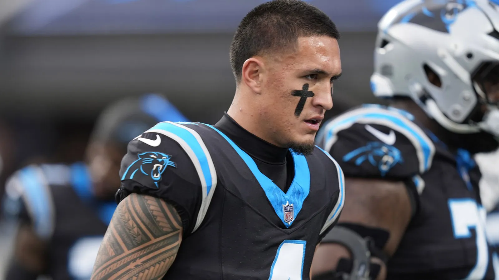 Tetairoa McMillan 感謝 Cam Newton 對外卡遊戲的支持
