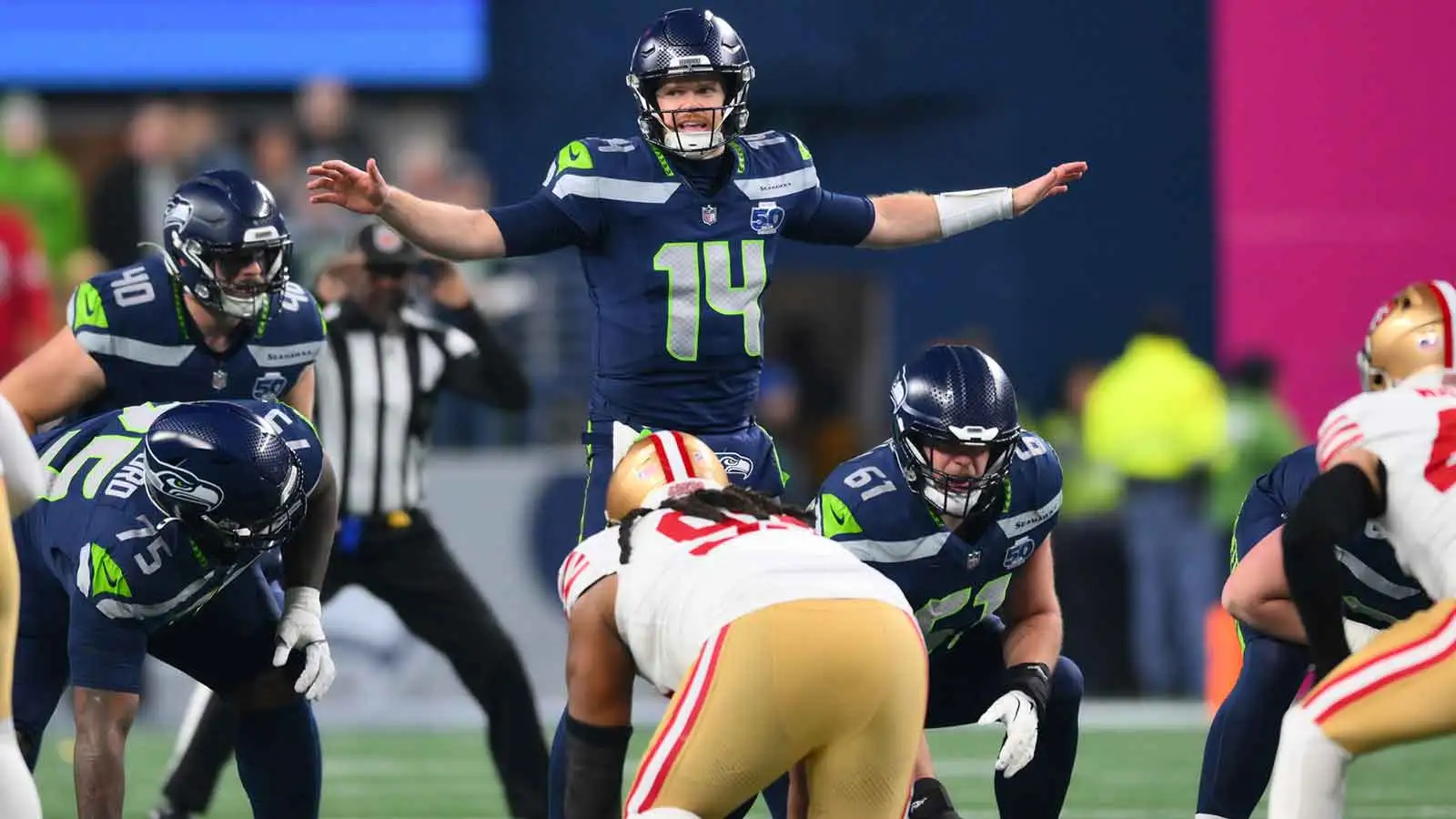 預測山姆·達諾德 (Sam Darnold) 在 NFC 冠軍賽中海鷹隊對陣公羊隊防守吝嗇的比賽中的數據線