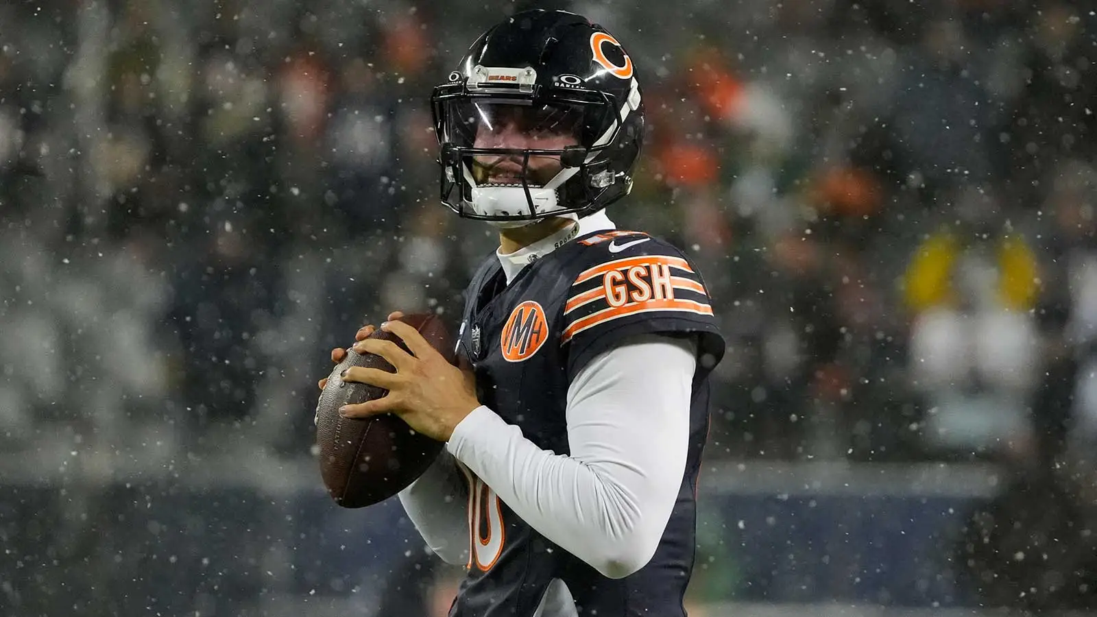 德文·赫斯特 (Devin Hester) 將布雷特·法夫爾 (Brett Favre) 與凱勒·威廉姆斯 (Caleb Williams) 進行大膽比較