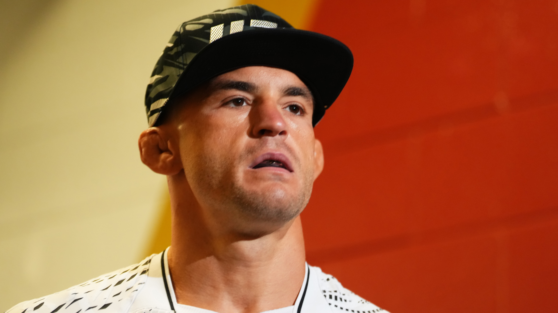 達斯汀·波里爾 (Dustin Poirier) 退役，但只是為了與新 UFC 冠軍進行三部曲戰鬥