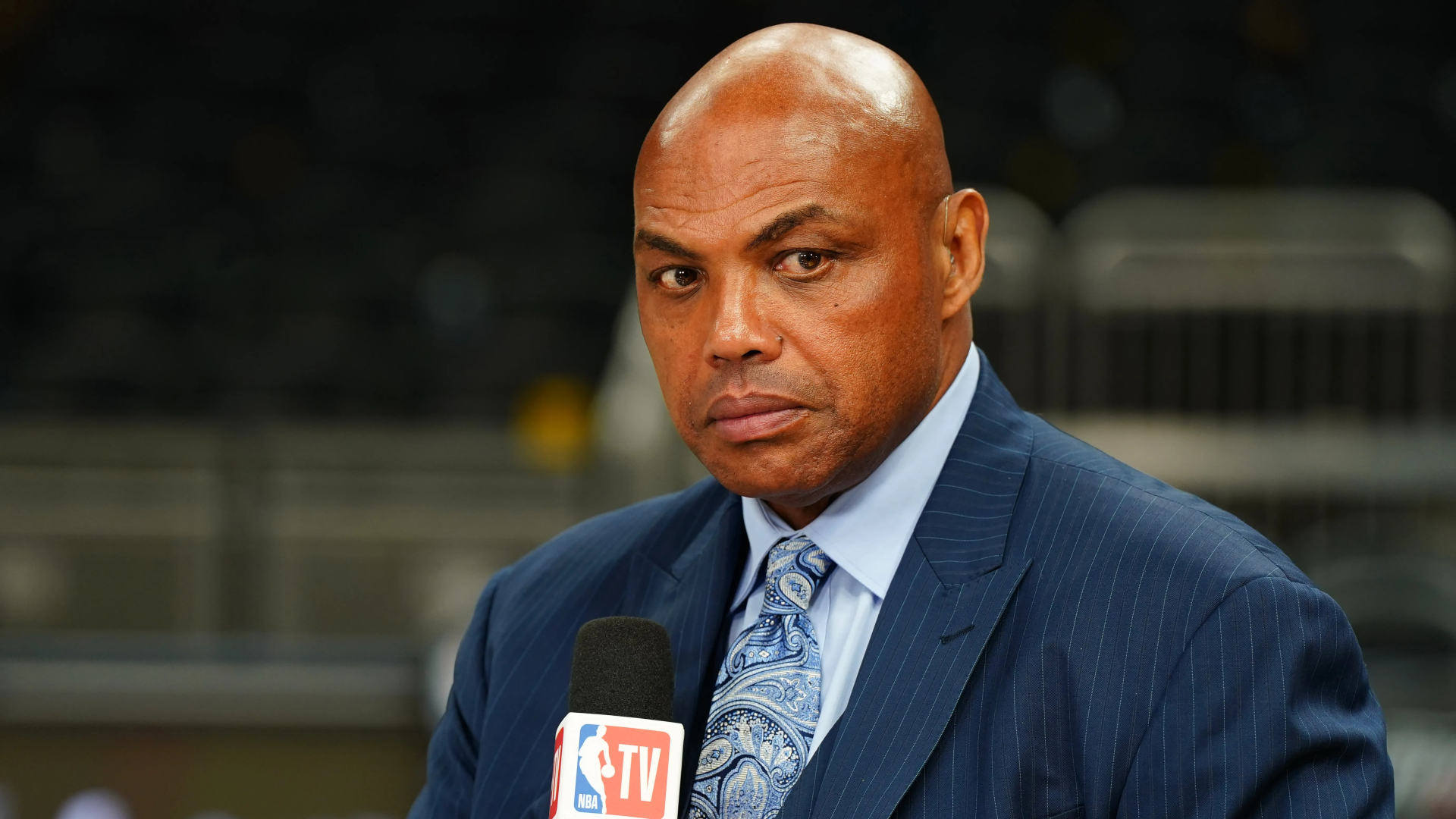 查爾斯·巴克利 (Charles Barkley) 斥責 ESPN 的《Inside the NBA》，同時大膽地在殘酷而誠實的判決中解雇了他