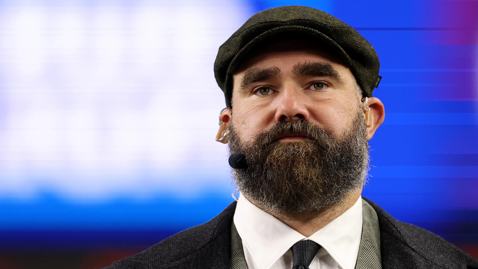 賈森·凱爾斯 (Jason Kelce) 確認離開 NFL 並出人意料地找到了新工作，拓寬了視野