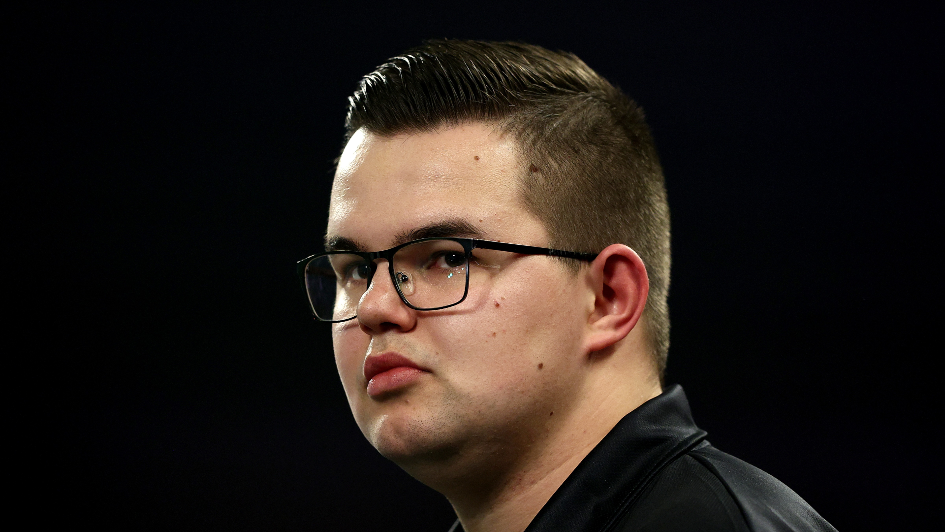 吉安·範·維恩 (Gian van Veen) 透露了邁克爾·範格文 (Michael van Gerwen) 對盧克·利特勒 (Luke Littler) 在世界飛鏢錦標賽決賽中失利的直言不諱的搞笑判決