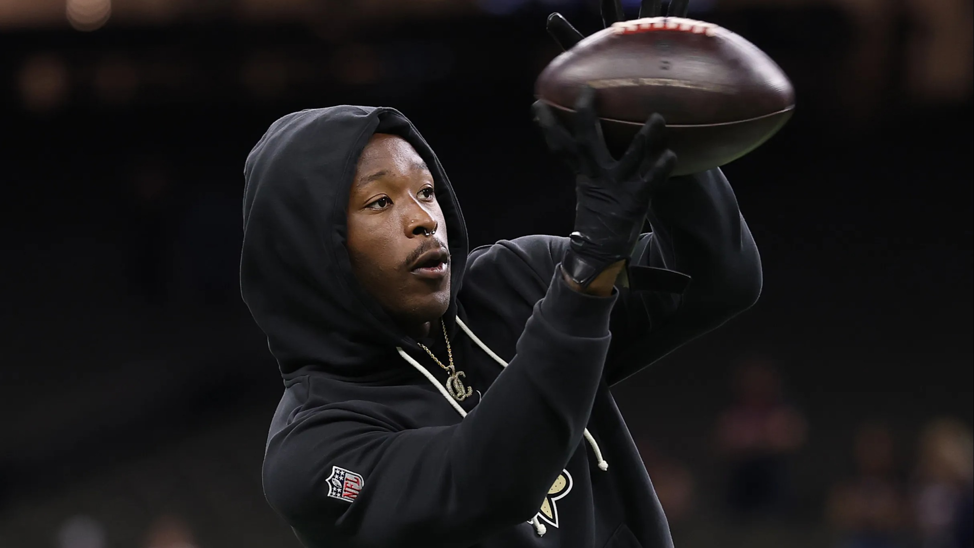 NFL球星用第一筆薪水買了雞翅，卻拒絕花一分錢7500萬美元續約