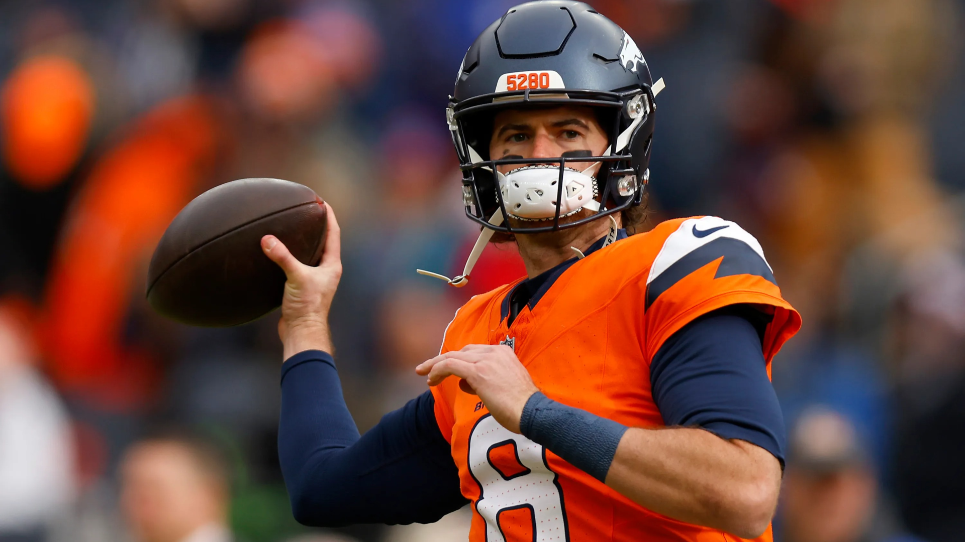 賈勒特·斯蒂德姆 (Jarrett Stidham) 震驚愛國者隊，湯姆·布雷迪 (Tom Brady) 的突襲者隊考慮重大賭博以重振進攻