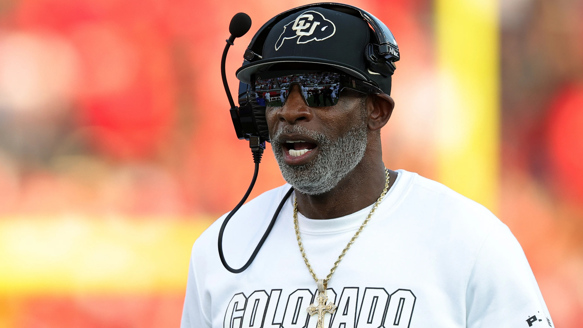 Deion Sanders 宣布對科羅拉多州球員處以 8 項新罰款，可能導致他們損失 1.8 萬美元