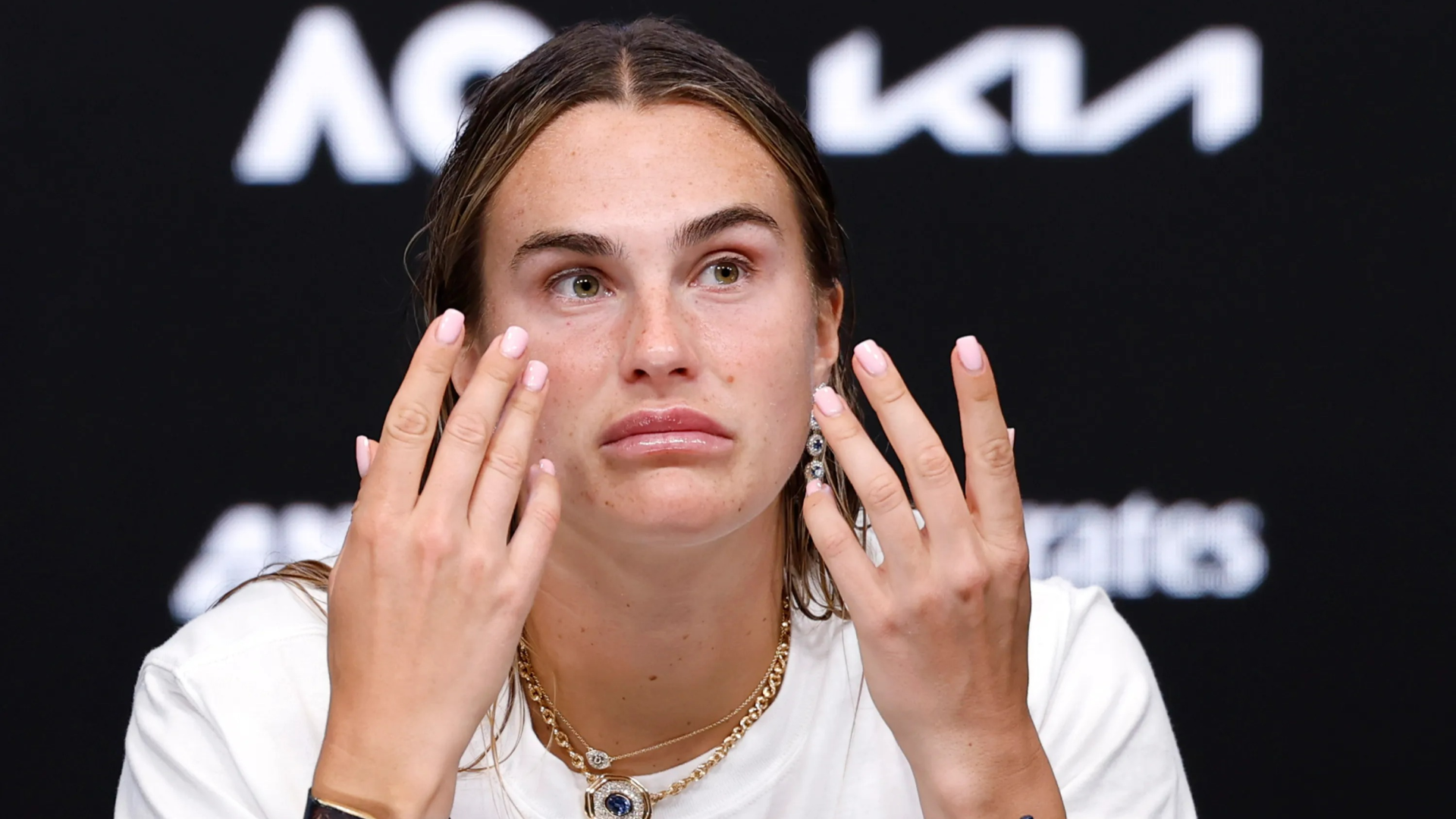 “歇斯底里”的阿琳娜·薩巴倫卡（Aryna Sabalenka）透露了對澳大利亞網球公開賽崩​​潰的爆炸性反應