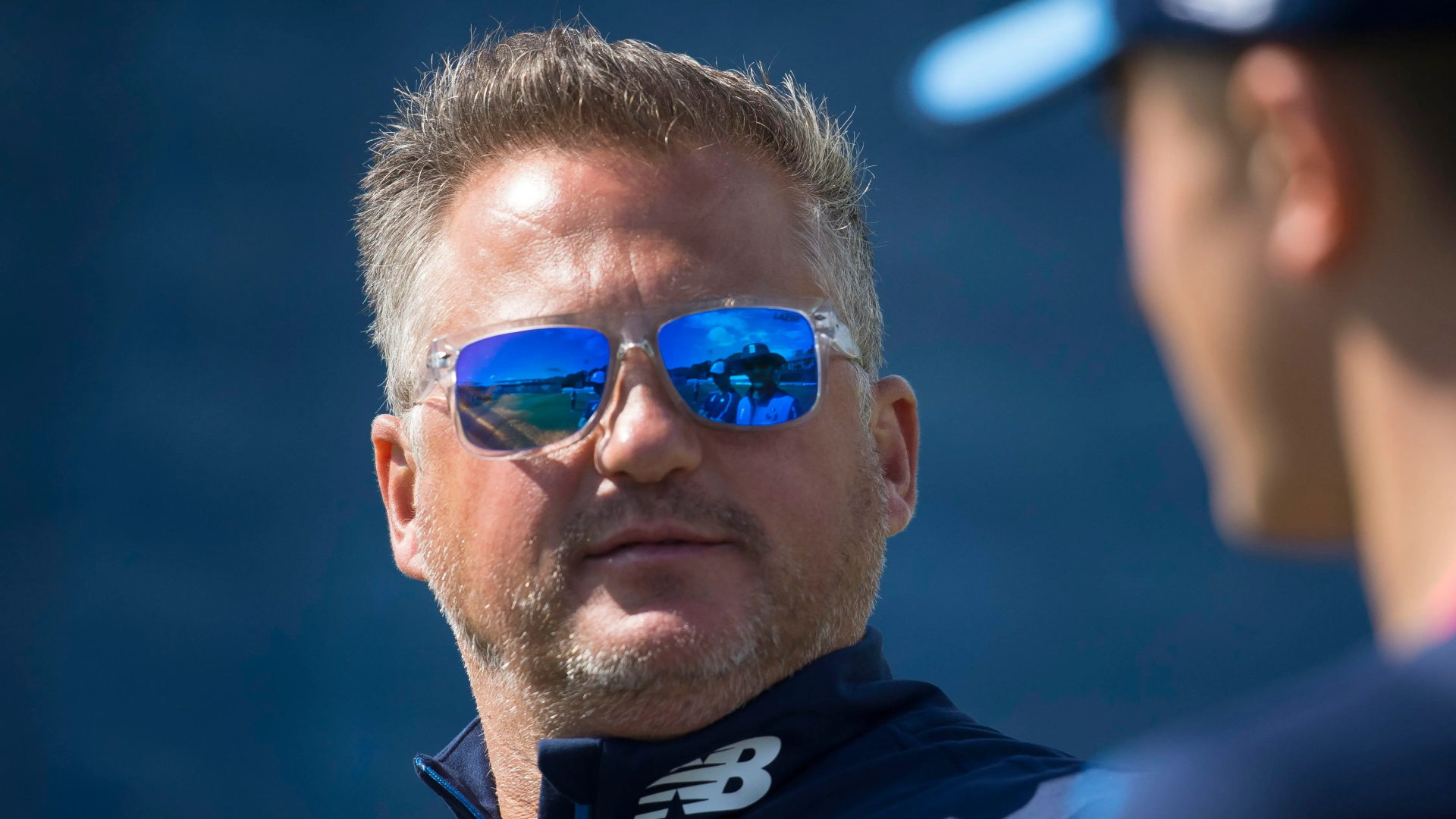 達倫·高夫 (Darren Gough) 在 sport 直播中為英格蘭板球工作帽子戲法