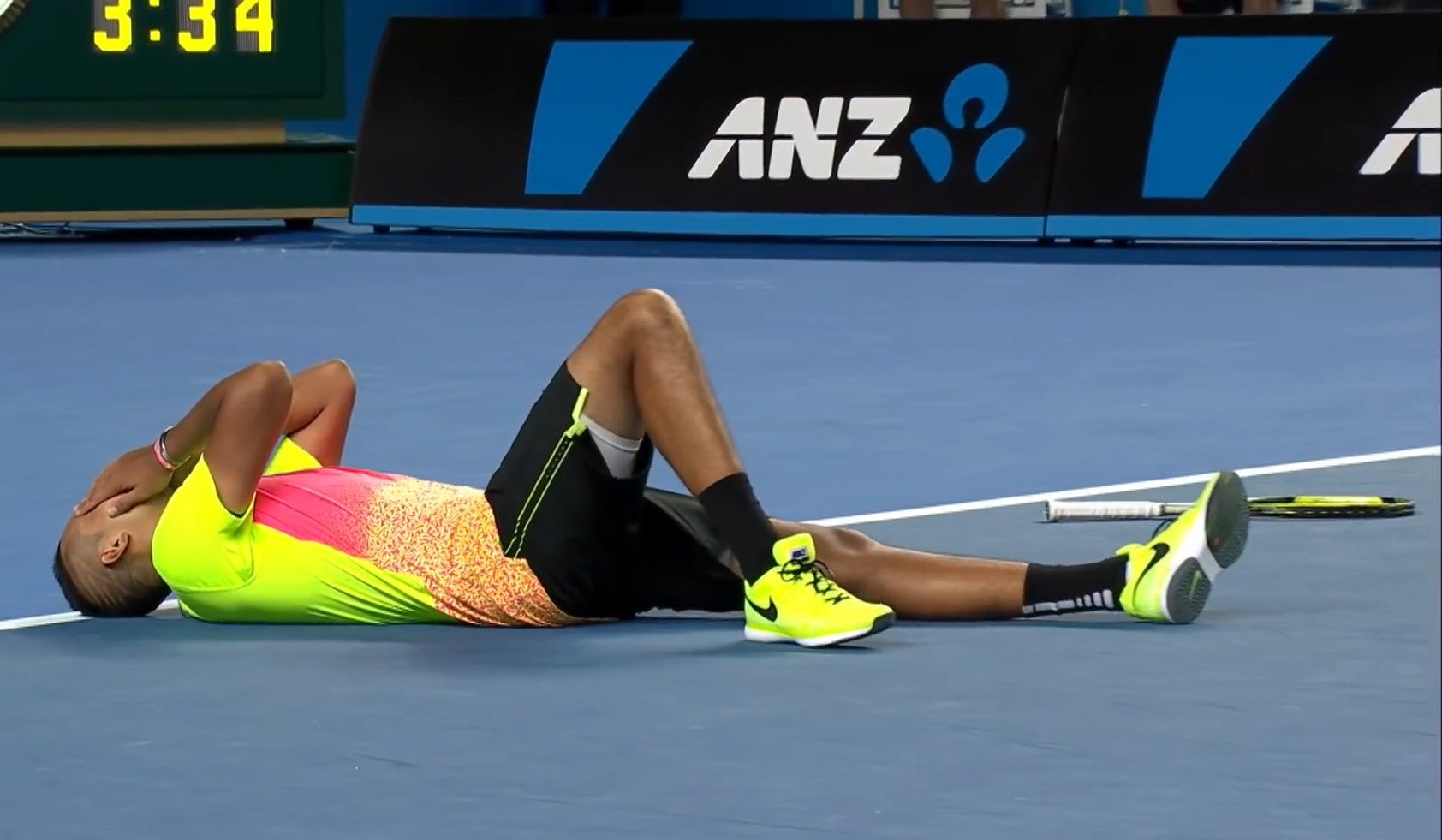 尼克·克耶高斯 (Nick Kyrgios) 在溫布爾登首秀中擊敗了拉斐爾·納達爾 (Rafael Nadal)，取得了有史以來最偉大的勝利