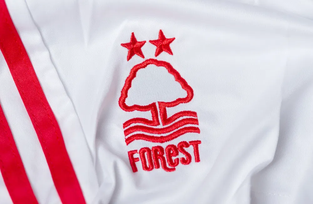 交易完成並預訂旅行 – 諾丁漢森林球員上午 10 點起飛