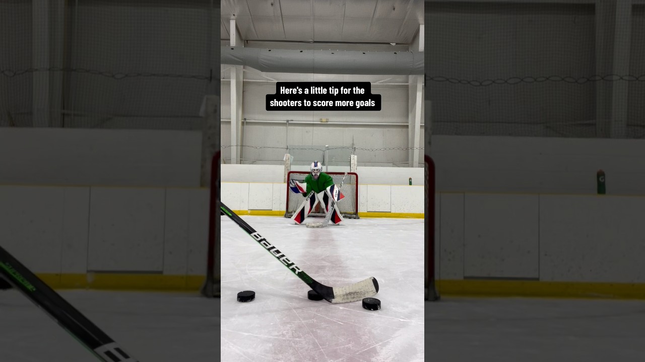 गोल स्कोर करने का सबसे आसान तरीका! 🏒 #hockey #icehockey #nhl #hockeyplayer