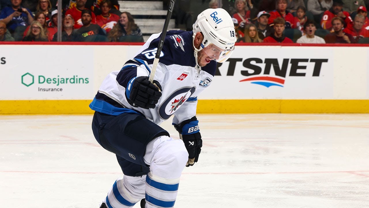 Jonathan Toews Scores First Goal for Winnipeg Jets: Watch the Milestone Moment 🏒✈️