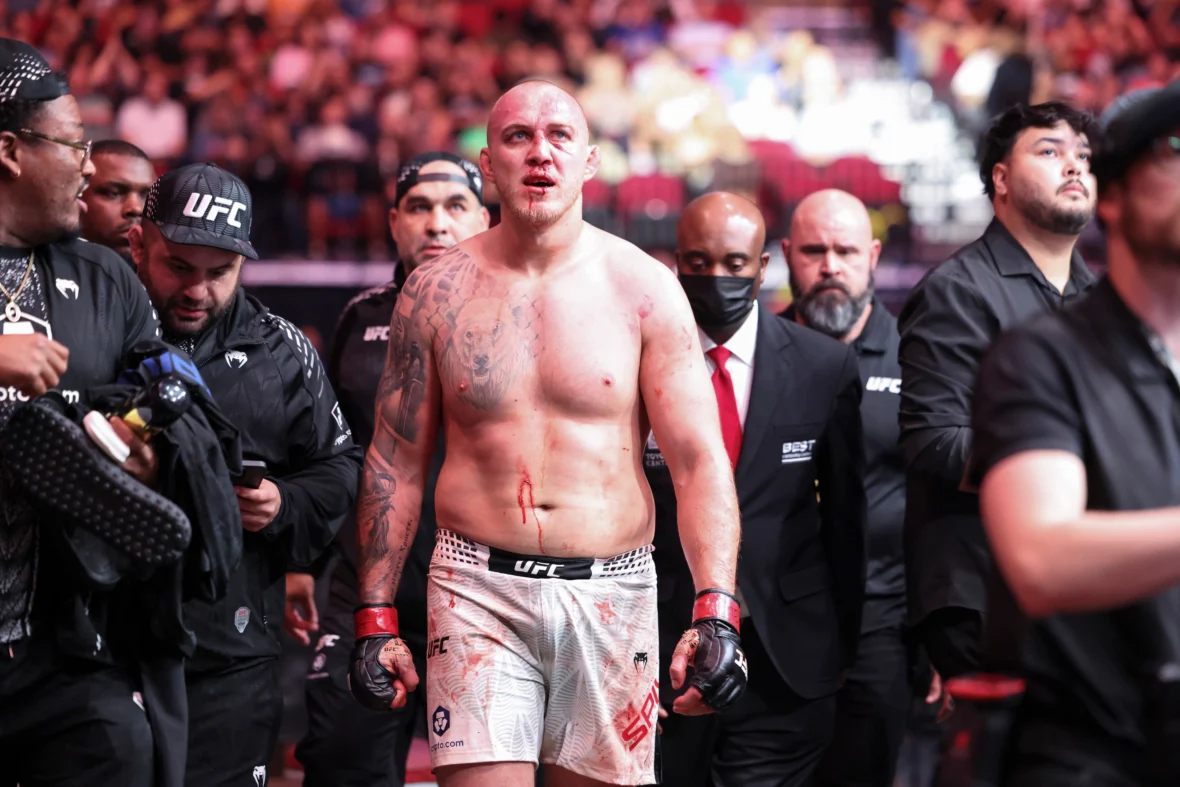 Spivack returns to top 10 after UFC Fight Night Houston win