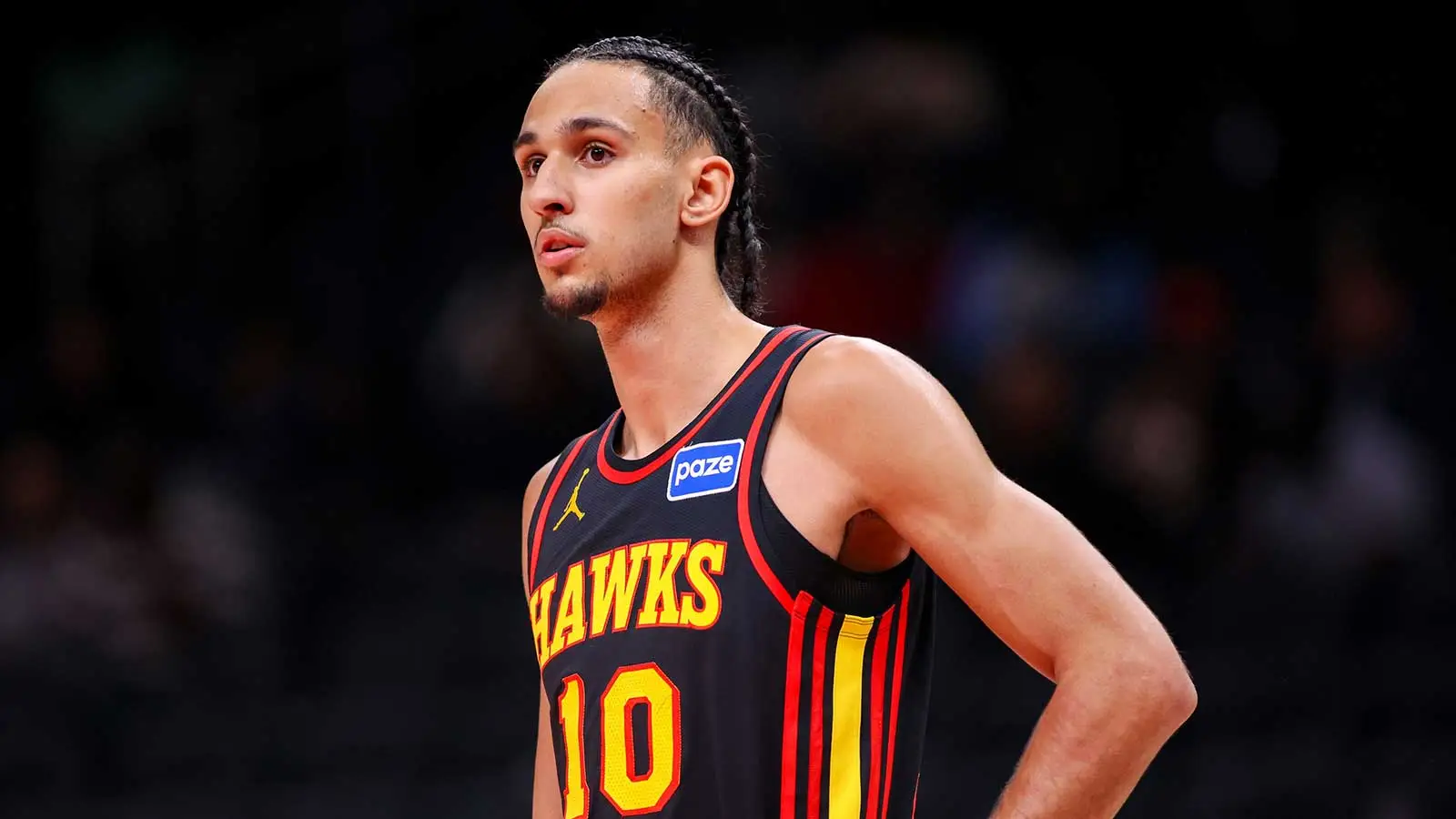 为什么亚特兰大让 Zaccharie Risacher 替补 CJ McCollum