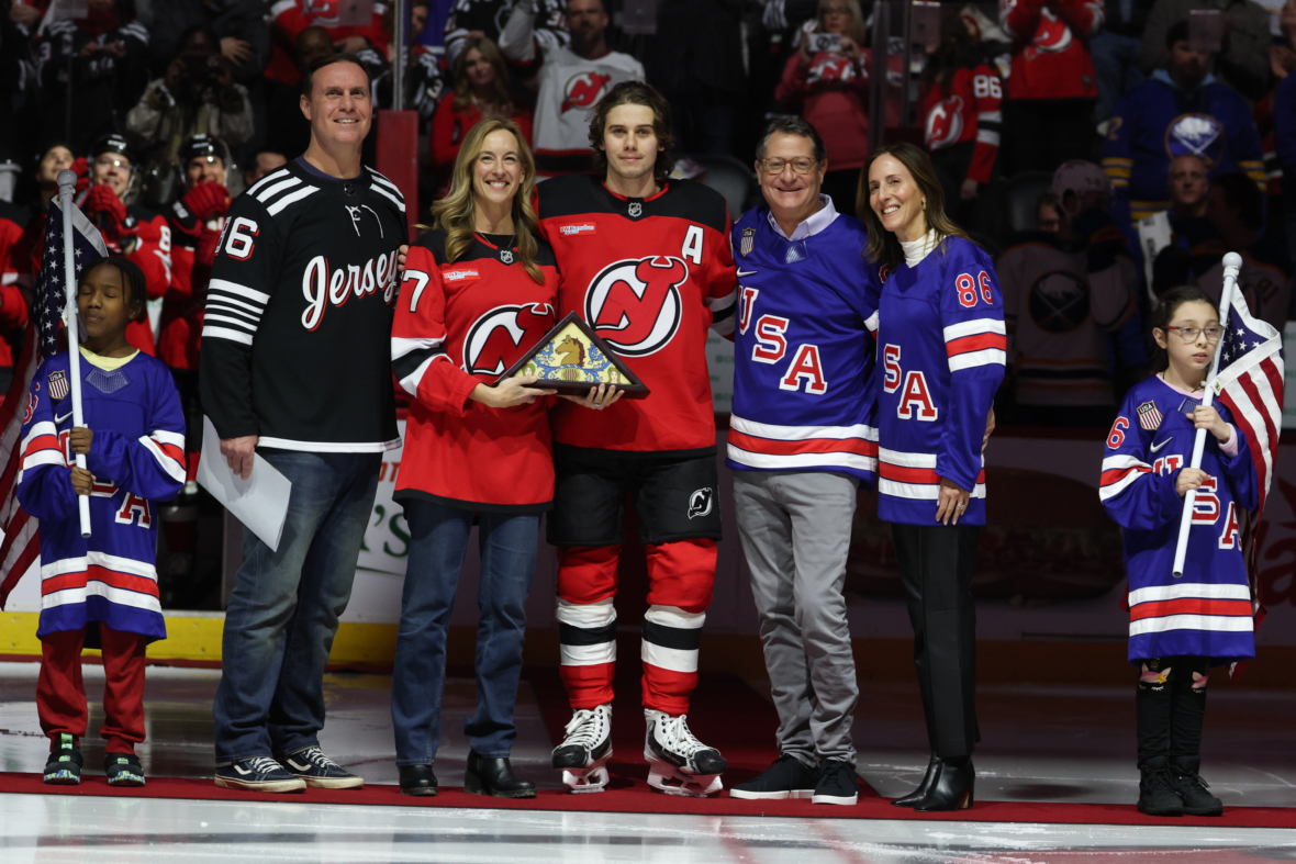 杰克休斯魔鬼忠诚度； NHL 贸易争论加剧