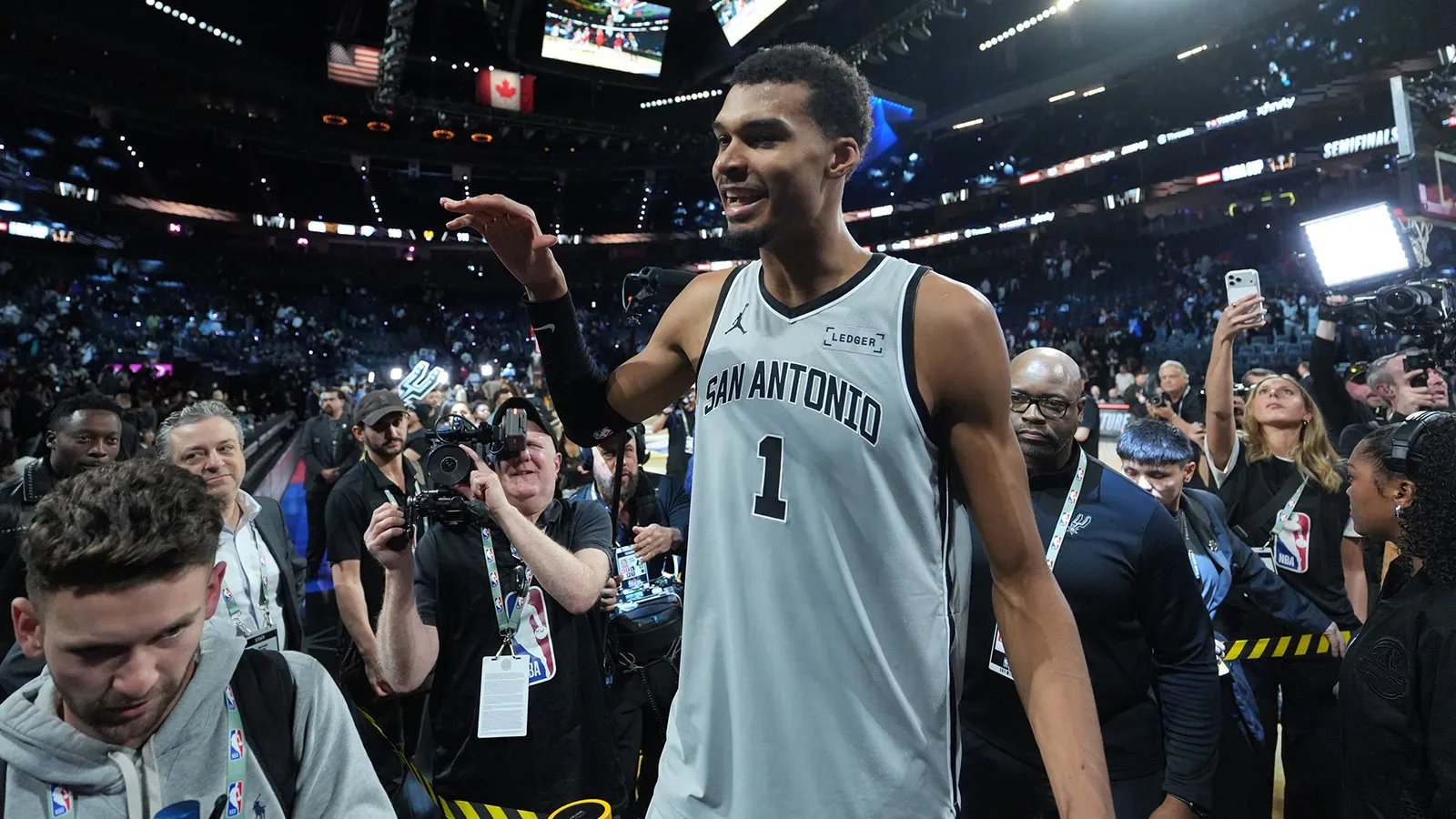维克托·温班亚马 (Victor Wembanyama) 准备“加油”，成为 NBA 有史以来最年轻的 MVP