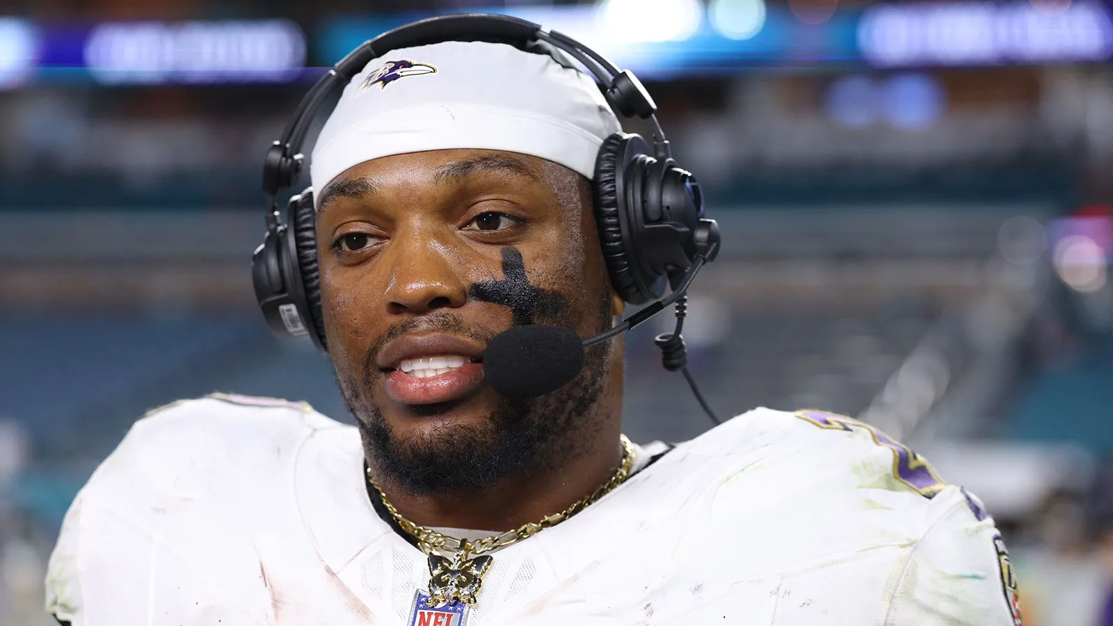 德里克·亨利 (Derrick Henry) 試圖在 Twitch 直播中招募 AJ·布朗 (AJ Brown)