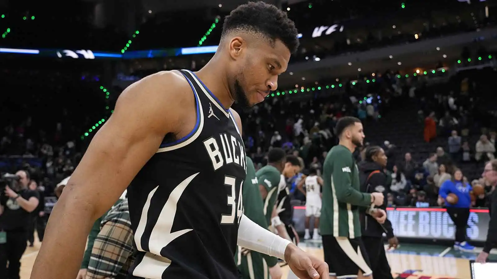 Giannis reveals championship or bust mentality amid trade drama