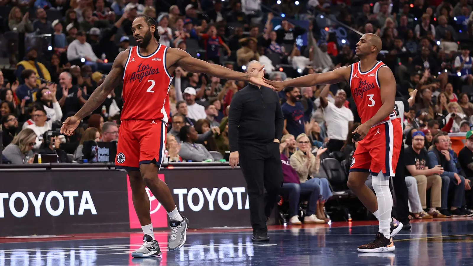 Kawhi Leonard gets brutally honest on Chris Paul’s retirement