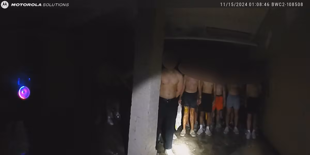 隨身底片瘋傳：赤裸警員酒後宣誓影片曝光