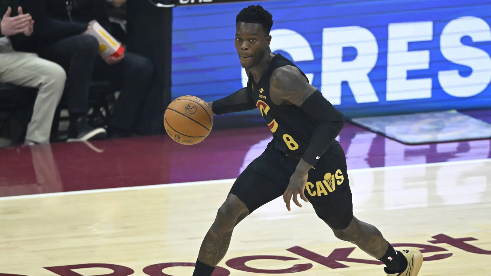 丹尼斯·施罗德关注骑士队在 NBA 冠军争夺战中的团结