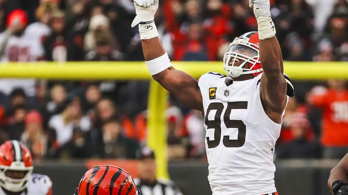 球迷對邁爾斯·加勒特 (Myles Garrett) 一致獲得 NFL DPOY 發表了 1 條意見