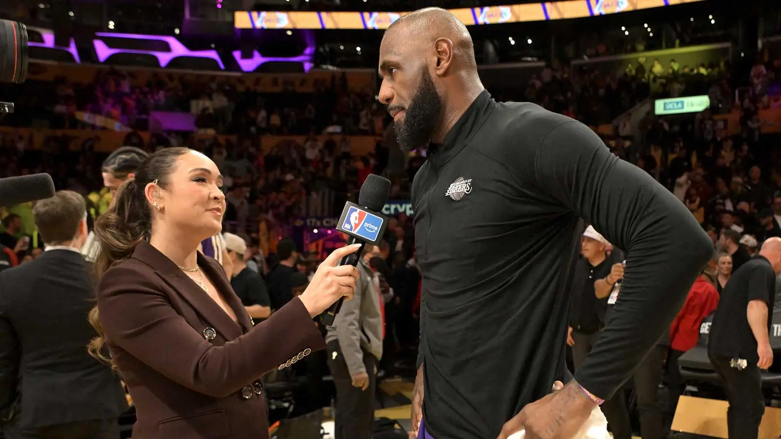 LeBron James speaks quietly loudly about L.A.’s title chances
