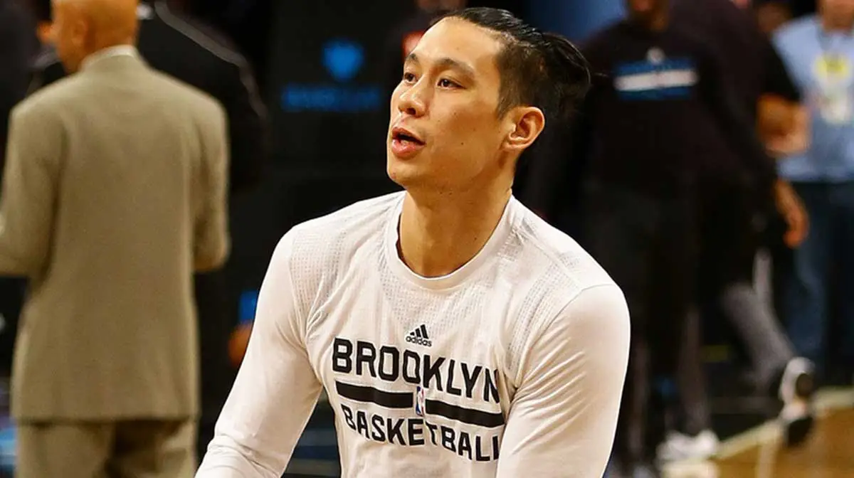 Jeremy Lin hits 8-point shot in Celebrity All-Star Game