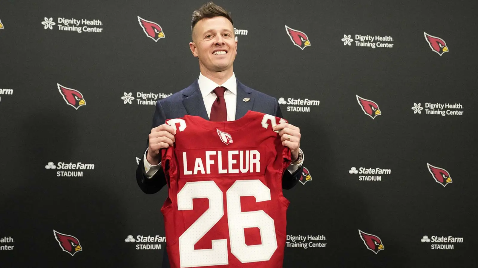 邁克·拉弗勒爾 (Mike LaFleur) 將在 2026 年為亞利桑那進攻組指揮比賽