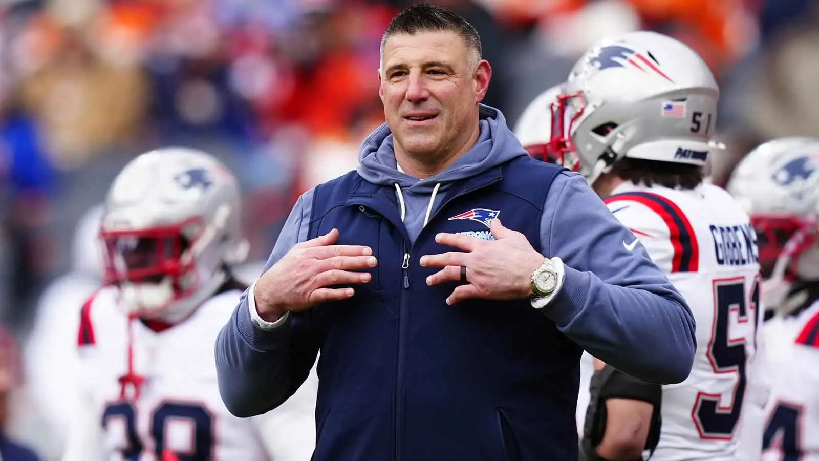 邁克·弗拉貝爾 (Mike Vrabel) 在超級碗 LX 之前榮獲 NFL 年度最佳教練
