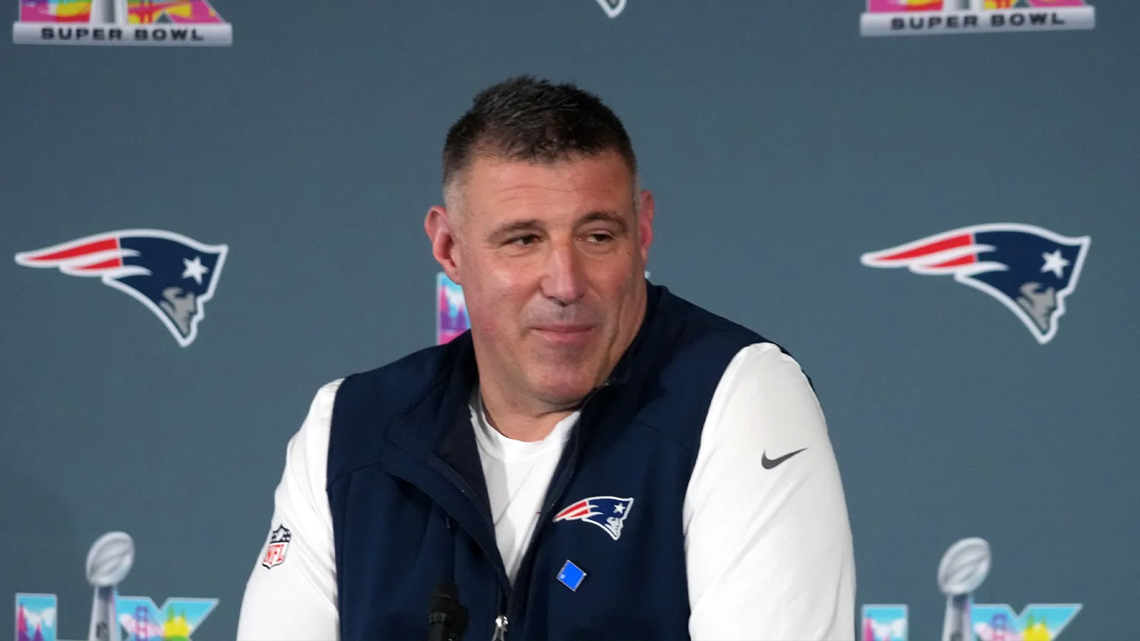 邁克·弗拉貝爾 (Mike Vrabel) 在經歷掙扎後向威爾·坎貝爾 (Will Campbell) 透露了他的信息
