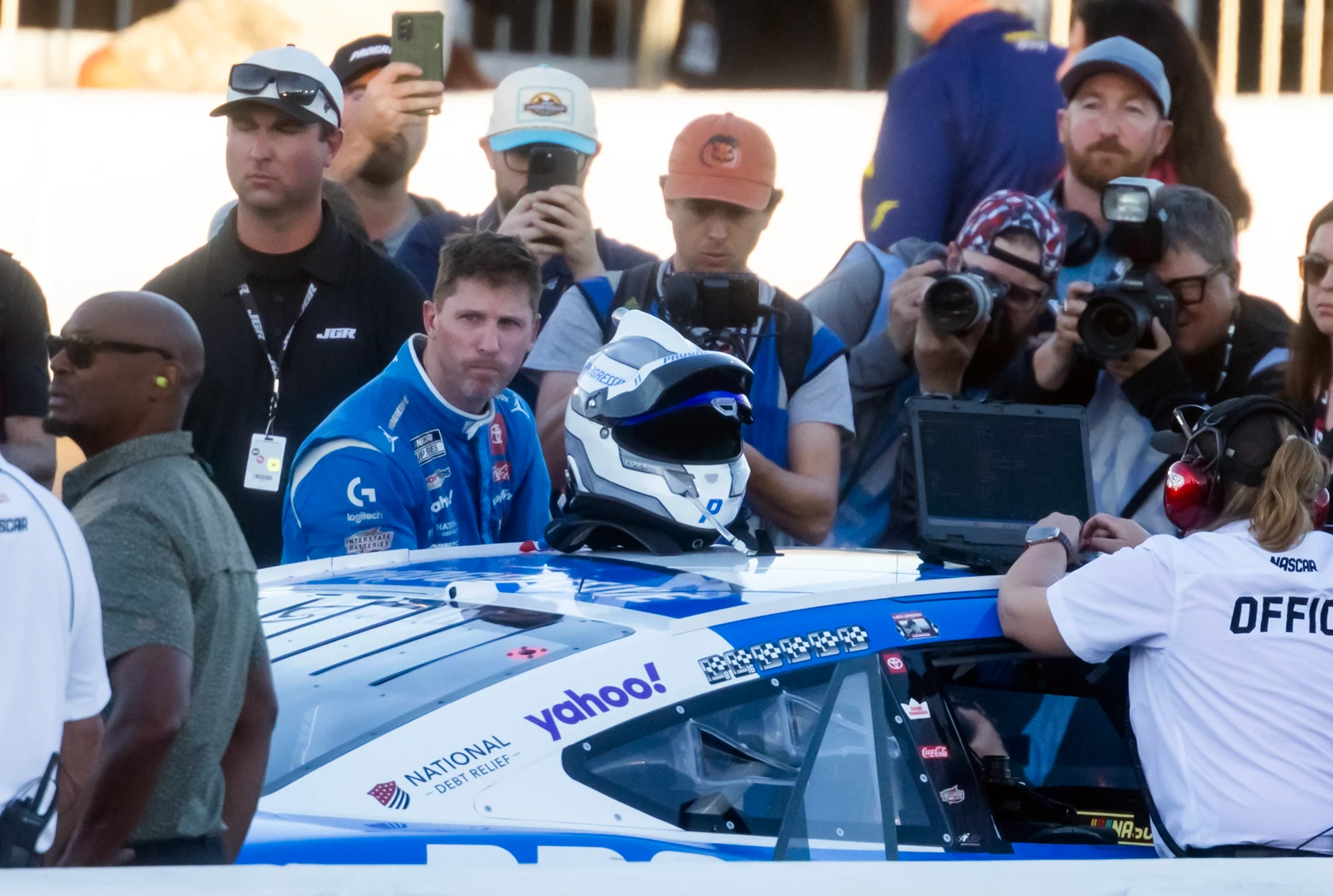 丹尼·哈姆林向 NASCAR 伸出橄欖枝，但為新時代設定了期望
