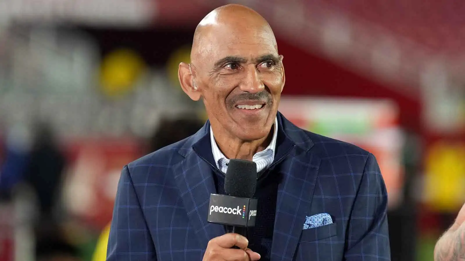 托尼·鄧吉 (Tony Dungy) 為比爾·貝利切克 (Bill Belichick) 與羅伯特·卡夫 (Robert Kraft) 的 HOF 戲劇增添了更多動力